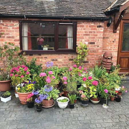 Nuneaton - Cottage - Sleeps 2 - Parking - Garden Zewnętrze zdjęcie